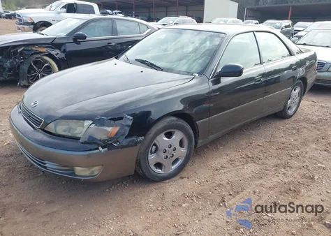 2001 Lexus Es 300 z USA, uszkodzony, nr VIN JT8BF28G110317452